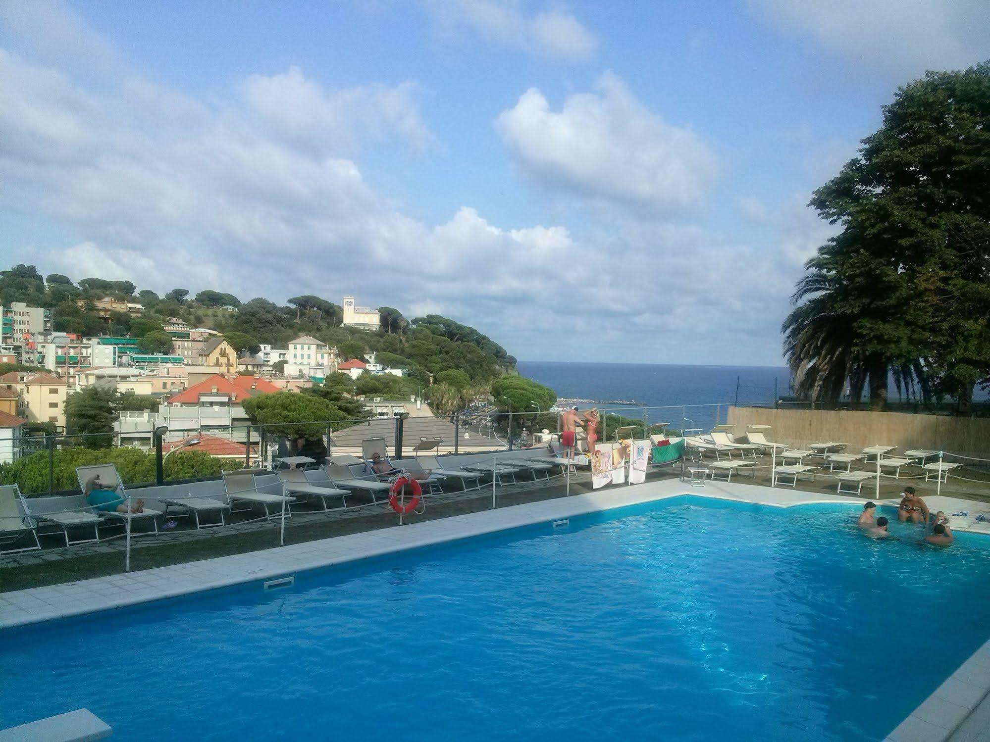 Hotel Villa Adele Celle Ligure Buitenkant foto