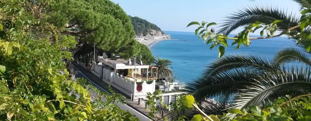 Hotel Villa Adele Celle Ligure Buitenkant foto